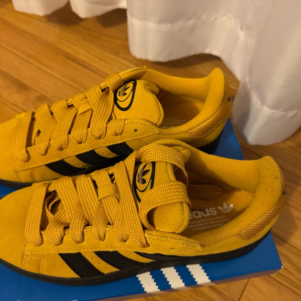NWT Adidas Men’s Campus Yellow Sneakers!!! - Picture 5 of 9